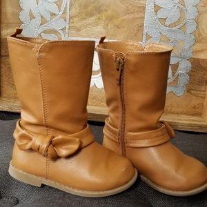 Girls boots